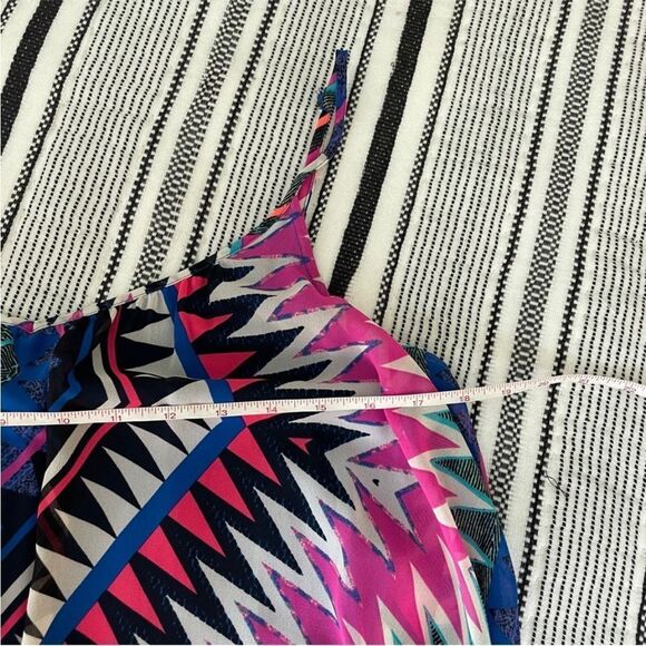 Express Sleeveless Pleated Mini Dress sz Medium Geometric Pink Blue Flowy Swing - Picture 9 of 12
